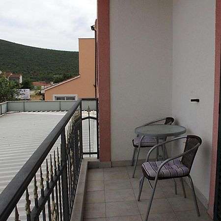 Apartmani Krka Rooms Lozovac Ruang foto