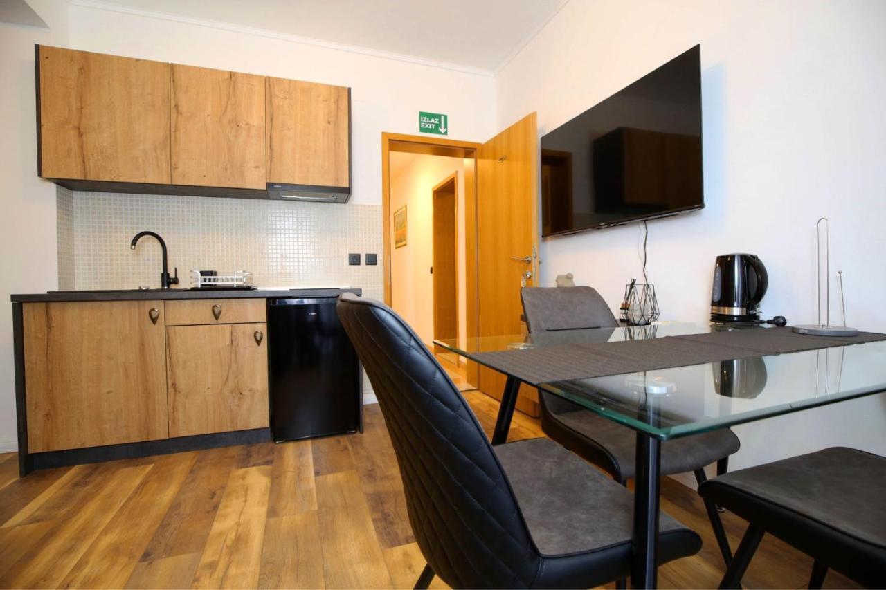 Apartmani Krka Rooms Lozovac Bagian luar foto
