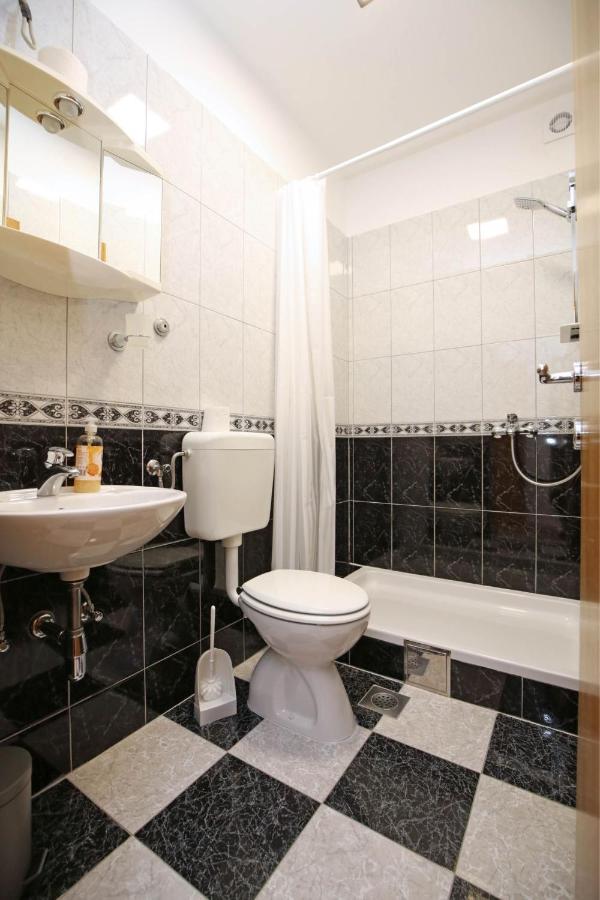 Apartmani Krka Rooms Lozovac Bagian luar foto