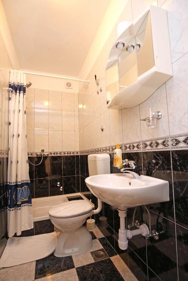 Apartmani Krka Rooms Lozovac Bagian luar foto