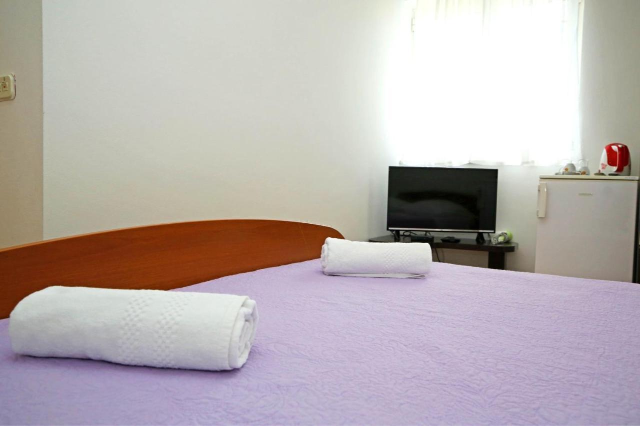Apartmani Krka Rooms Lozovac Bagian luar foto
